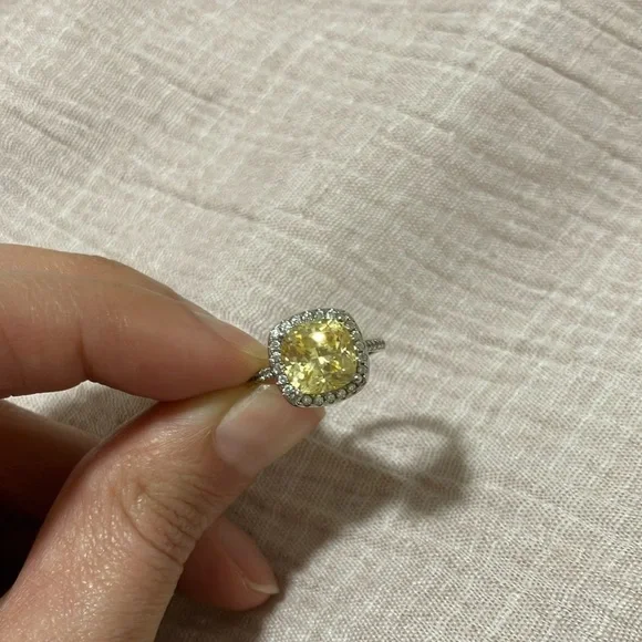 Yellow and Silver Ring - Picture 5 of 6